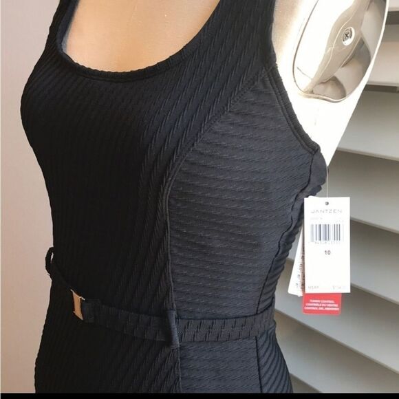 Jantzen size 6 Textured black belted swimsuit - Picture 4 of 9